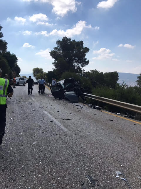 مصرع شخص واصابة شاب في حادث طرق قرب كوكب